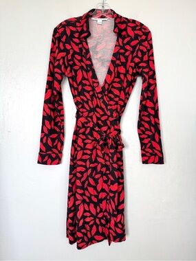 Diane Von Furstenberg Silk Jersey Red Lip-Print Wrap Short Dress Size 8